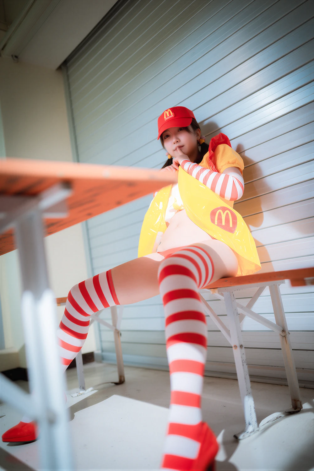 Son Yeeun 손예은 – DJAWA 「McDonald’s Girl」 - P37