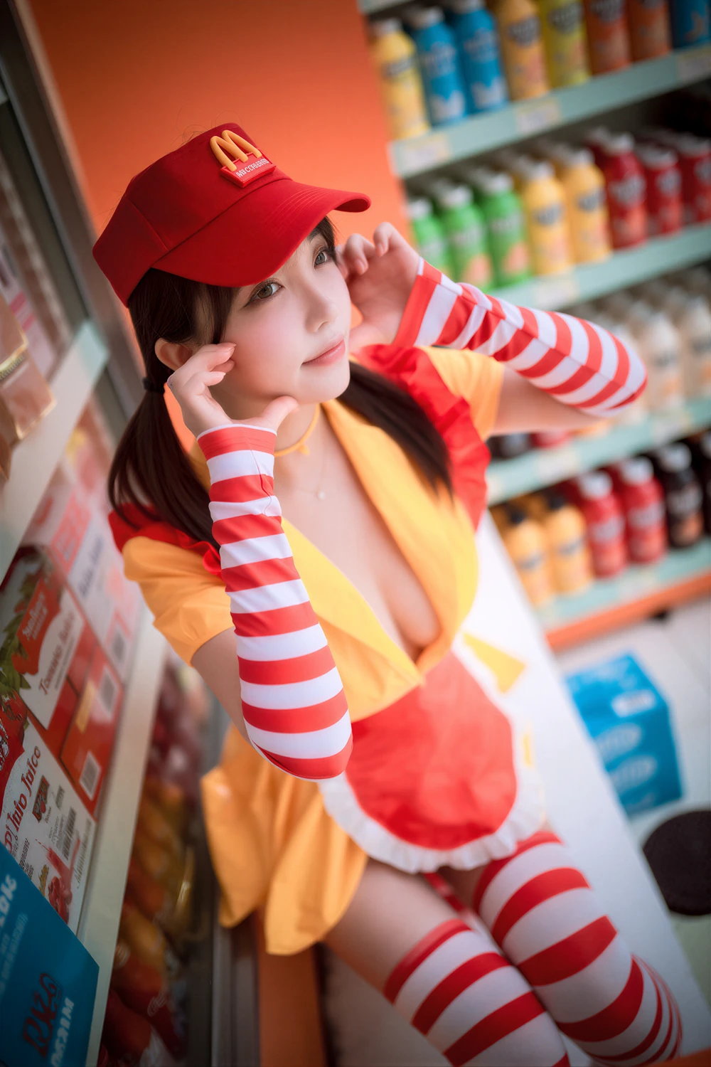 Son Yeeun 손예은 – DJAWA 「McDonald’s Girl」 - P3