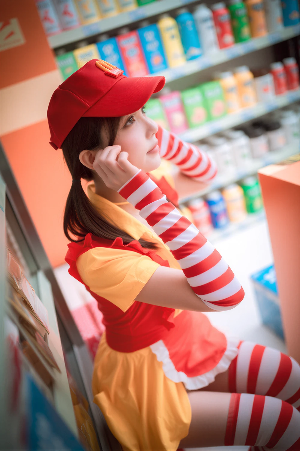 Son Yeeun 손예은 – DJAWA 「McDonald’s Girl」 - P5