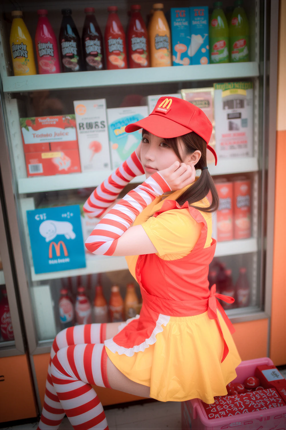 Son Yeeun 손예은 – DJAWA 「McDonald’s Girl」 - P6