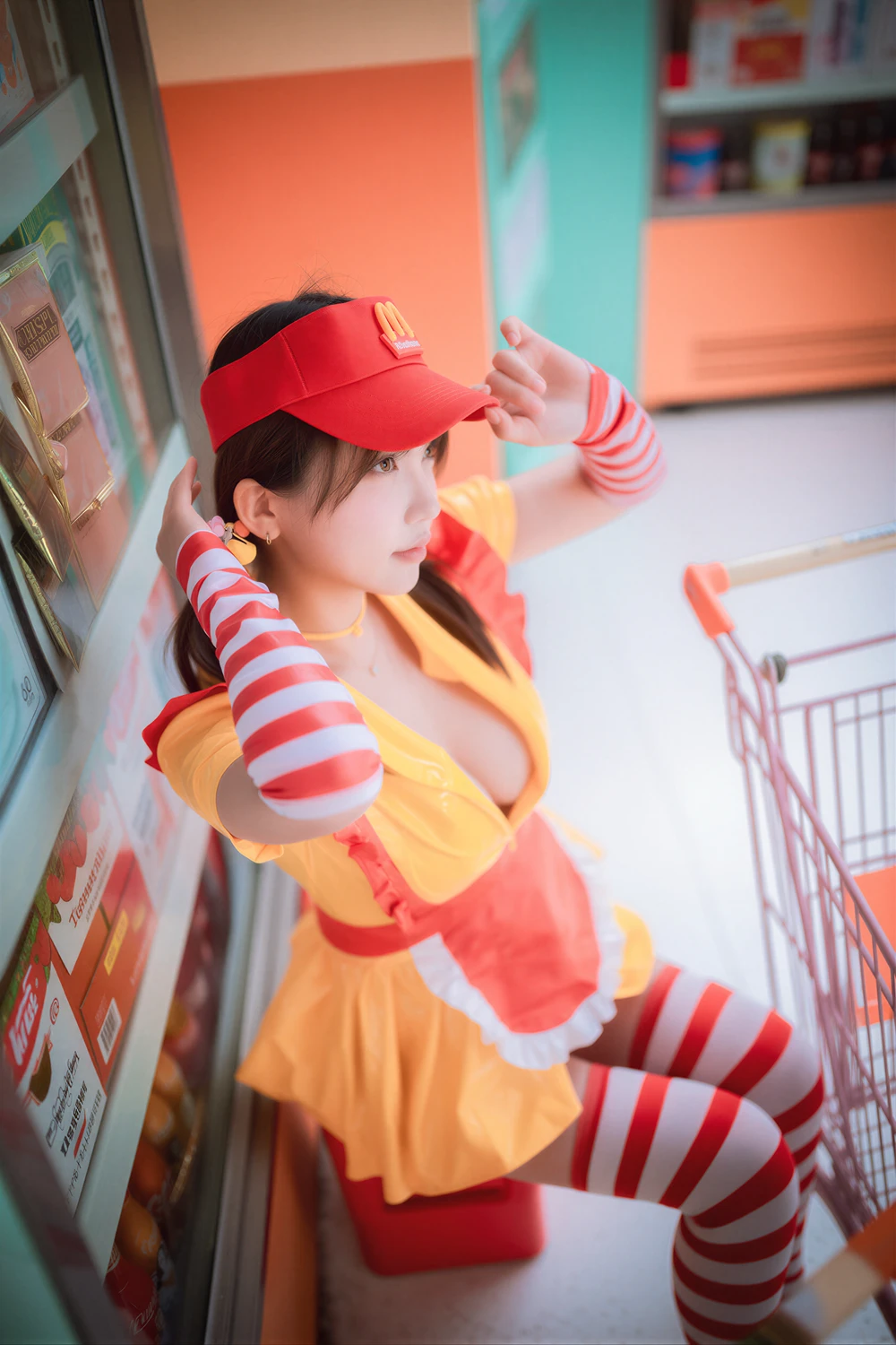 Son Yeeun 손예은 – DJAWA 「McDonald’s Girl」 - P7