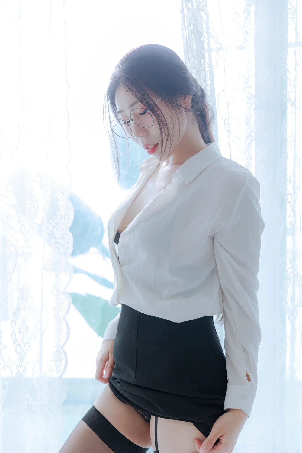 EUN 은 – Porrinn 「Office Girl」 - P12