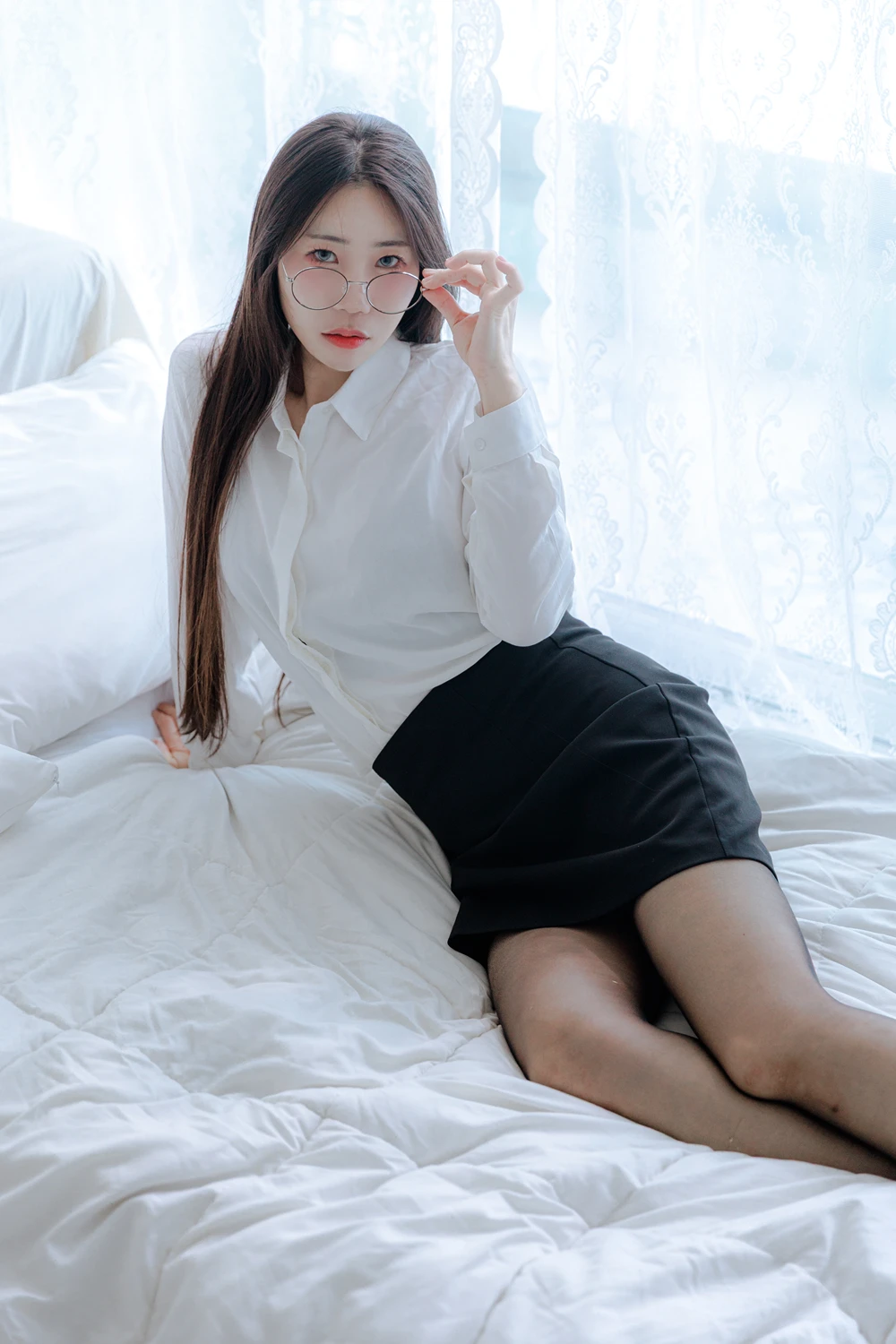 EUN 은 – Porrinn 「Office Girl」 - P1