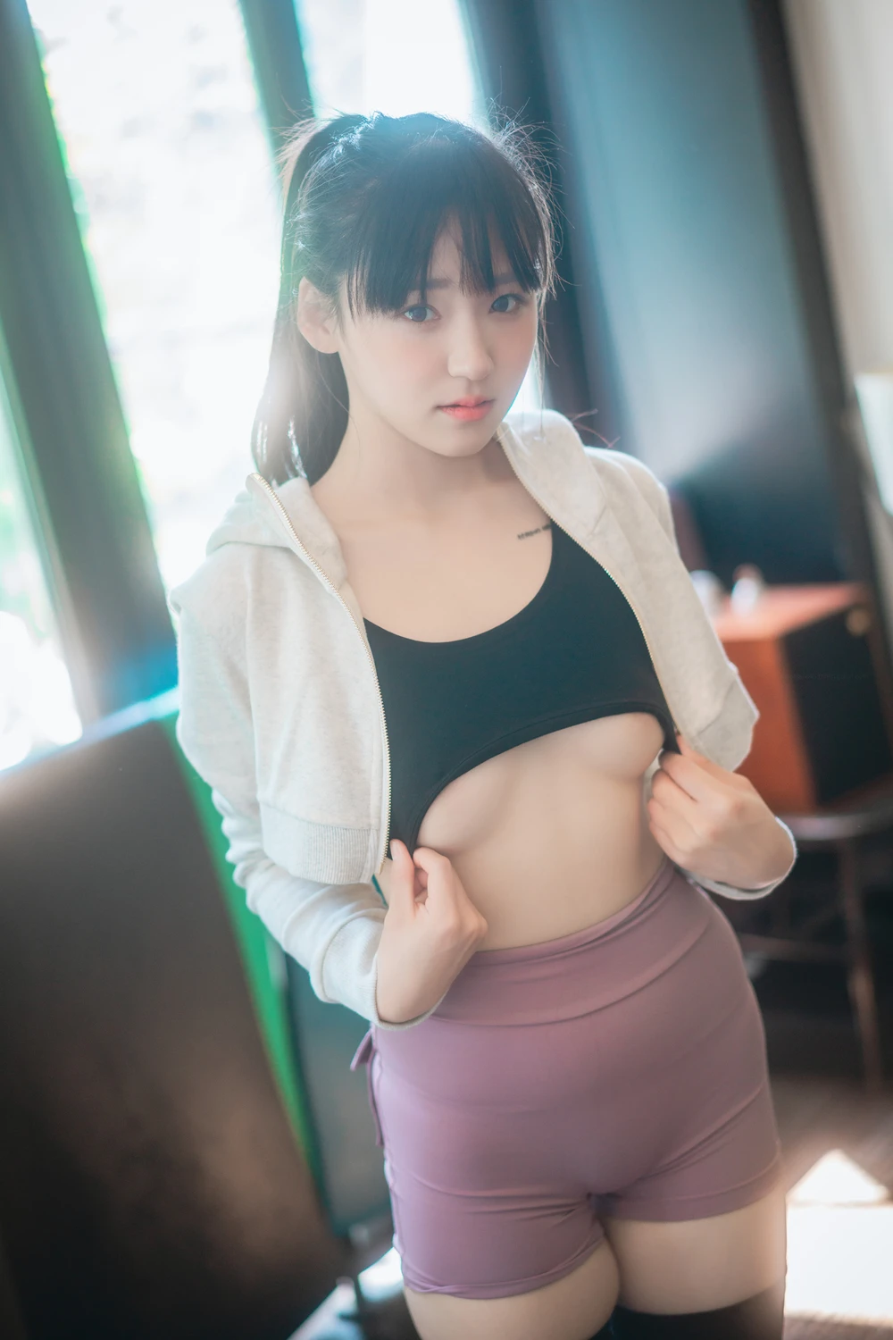 Hendoong 혠둥이 – DJAWA 「Loose and Tight – Relief and Relax」 - P9