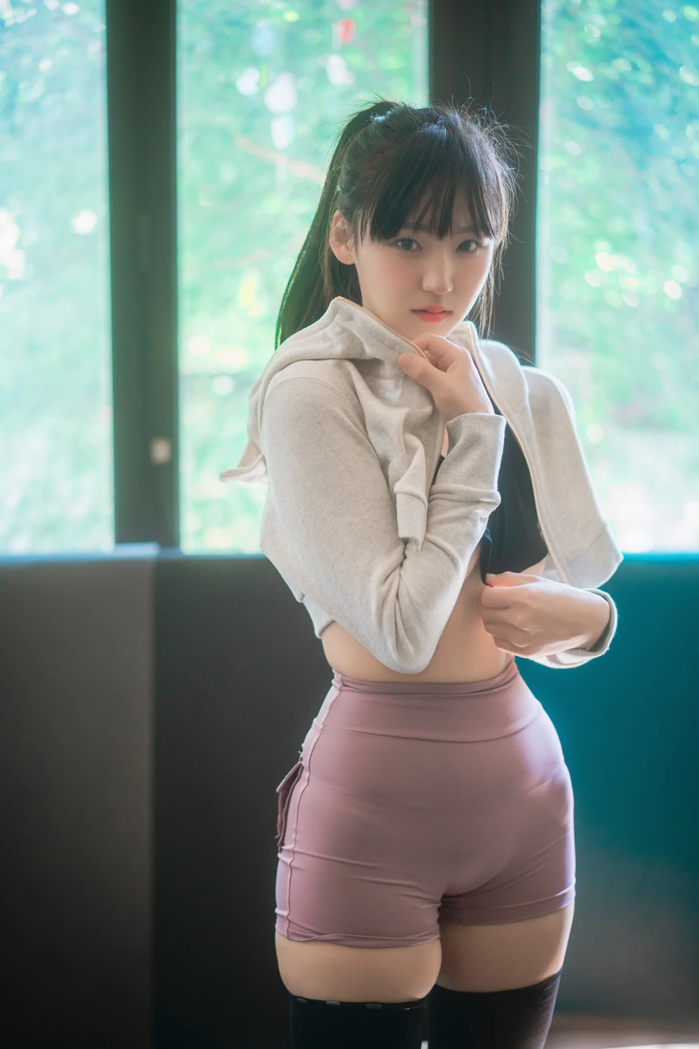 Hendoong 혠둥이 – DJAWA 「Loose and Tight – Relief and Relax」 - P10