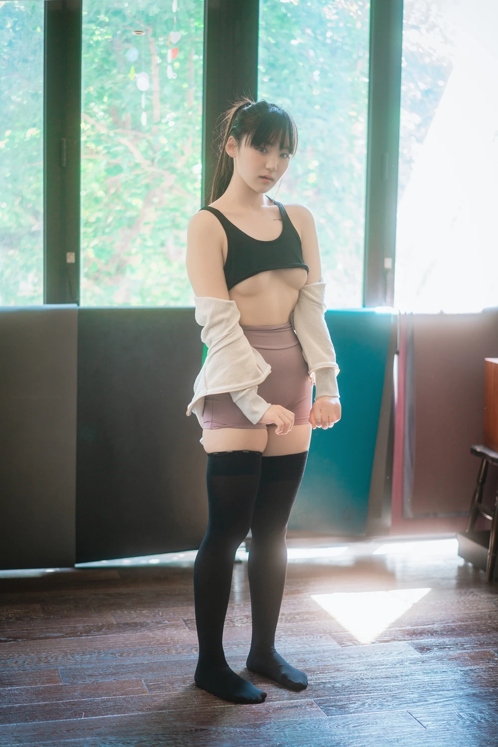 Hendoong 혠둥이 – DJAWA 「Loose and Tight – Relief and Relax」 - P15