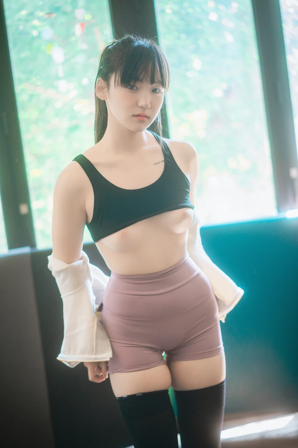 Hendoong 혠둥이 – DJAWA 「Loose and Tight – Relief and Relax」 - P16