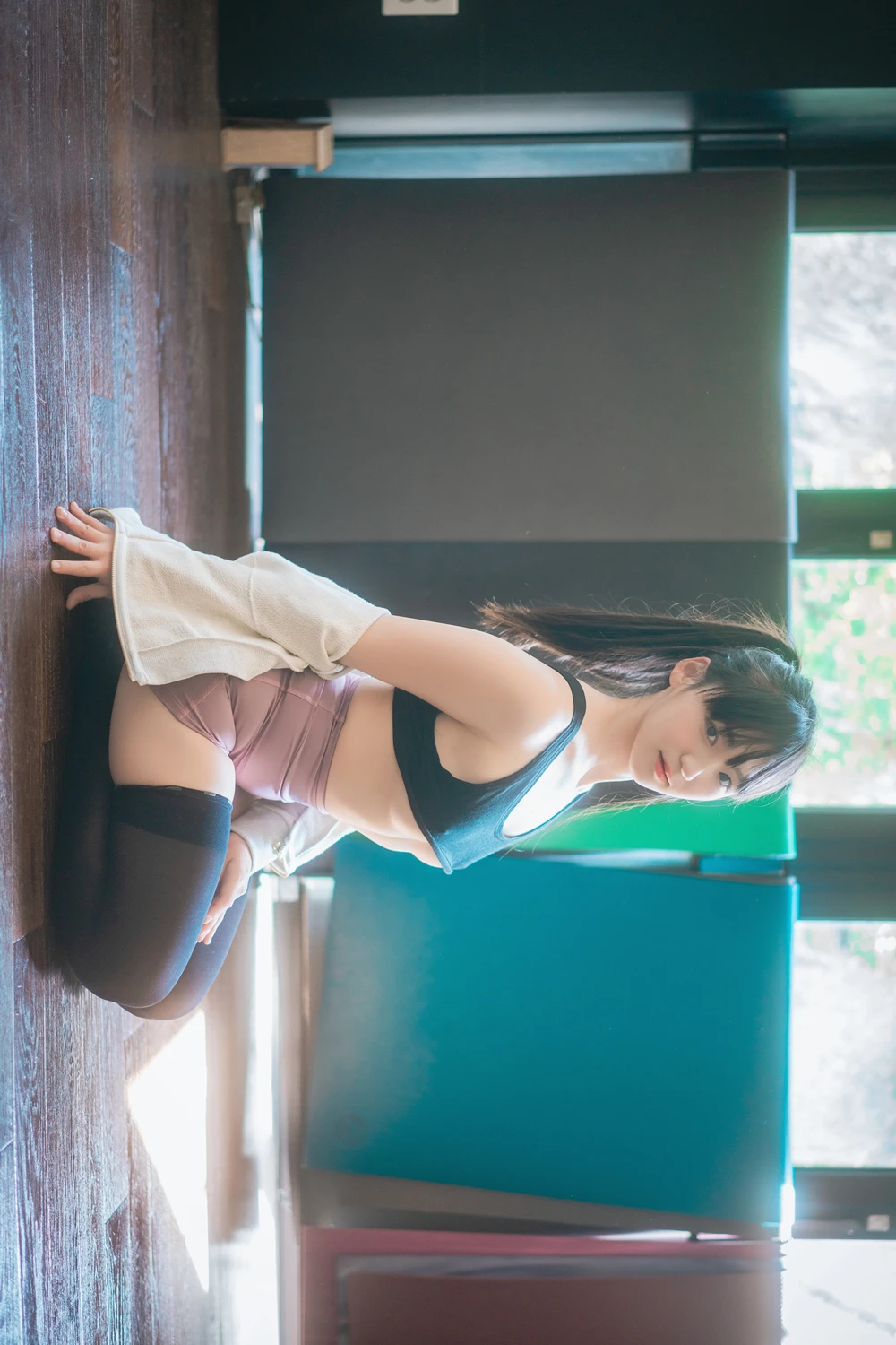 Hendoong 혠둥이 – DJAWA 「Loose and Tight – Relief and Relax」 - P19