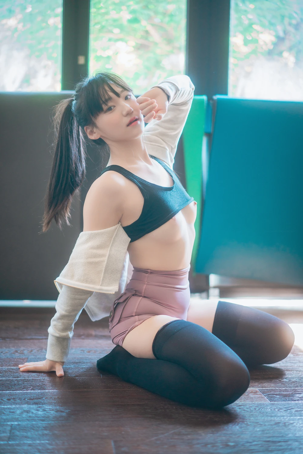 Hendoong 혠둥이 – DJAWA 「Loose and Tight – Relief and Relax」 - P21