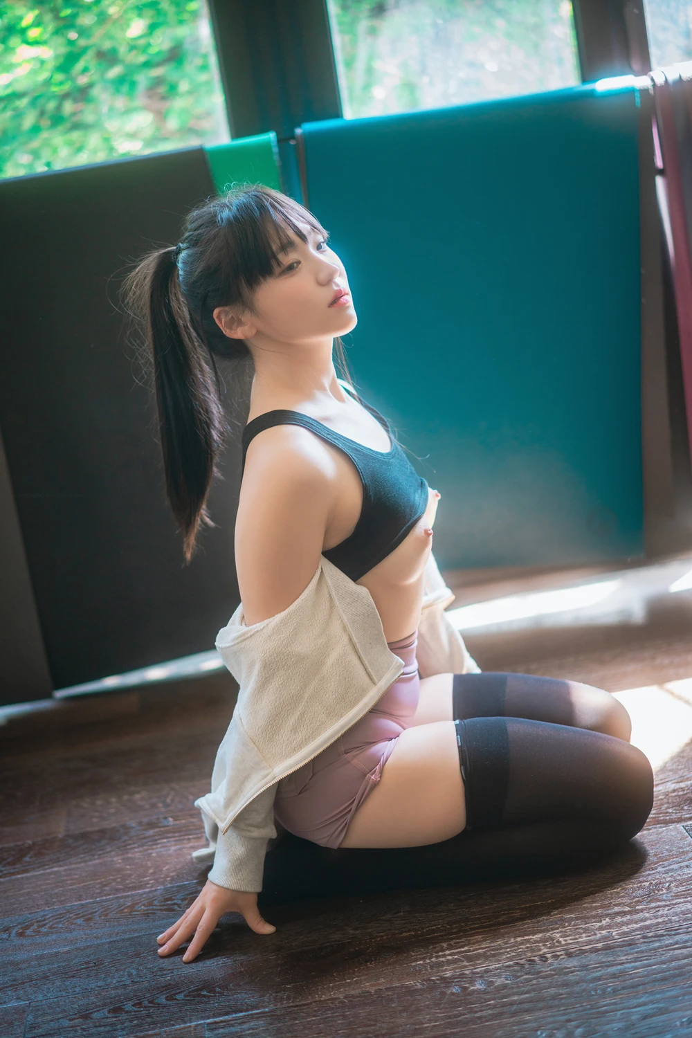 Hendoong 혠둥이 – DJAWA 「Loose and Tight – Relief and Relax」 - P23