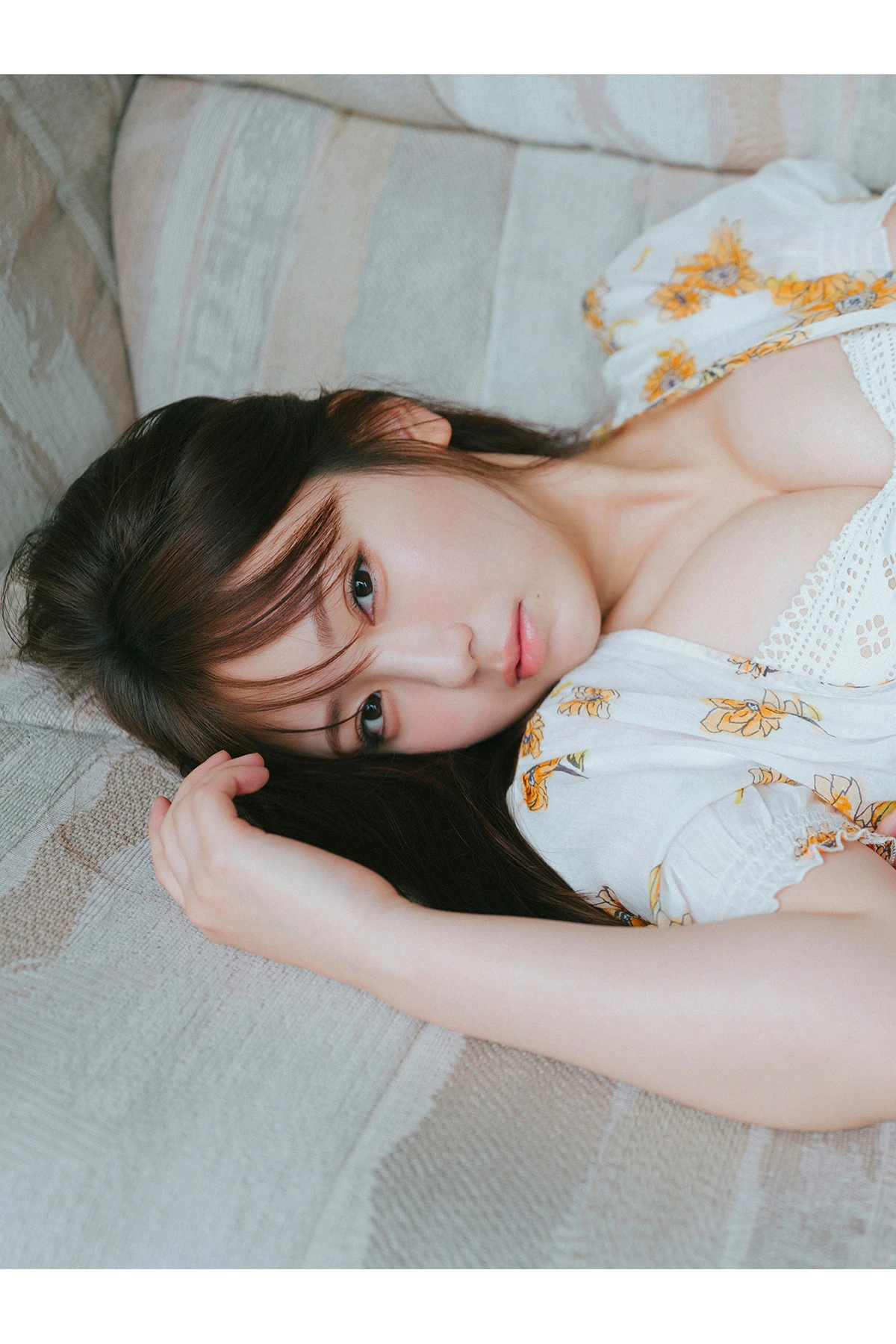 Aika Sawaguchi 沢口愛華 – FLASHデジタル写真集 「Innocent White」 - P12