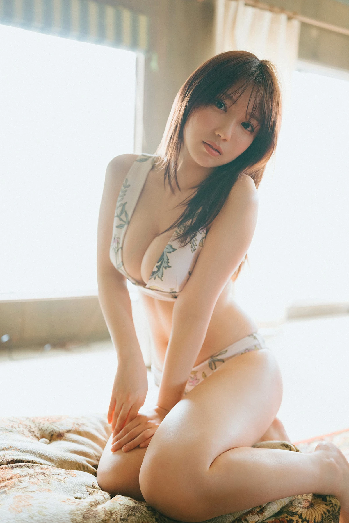 Aika Sawaguchi 沢口愛華 – FLASHデジタル写真集 「Innocent White」 - P34