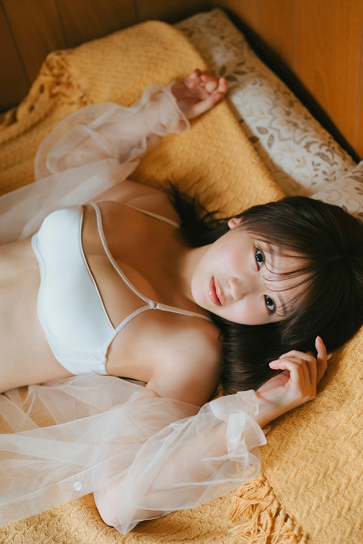 Aika Sawaguchi 沢口愛華 – FLASHデジタル写真集 「Innocent White」 - P53