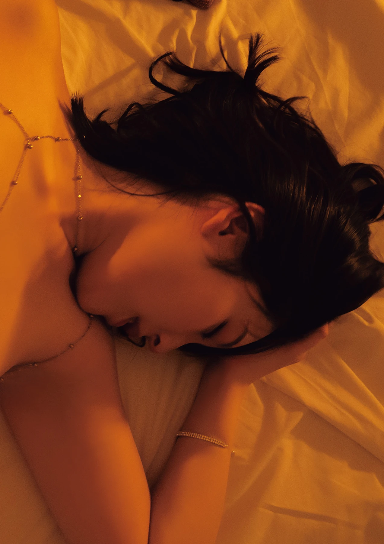 Shizuha Takimoto 瀧本雫葉 – ヌード写真集 「WHITE HOTEL」 - P102