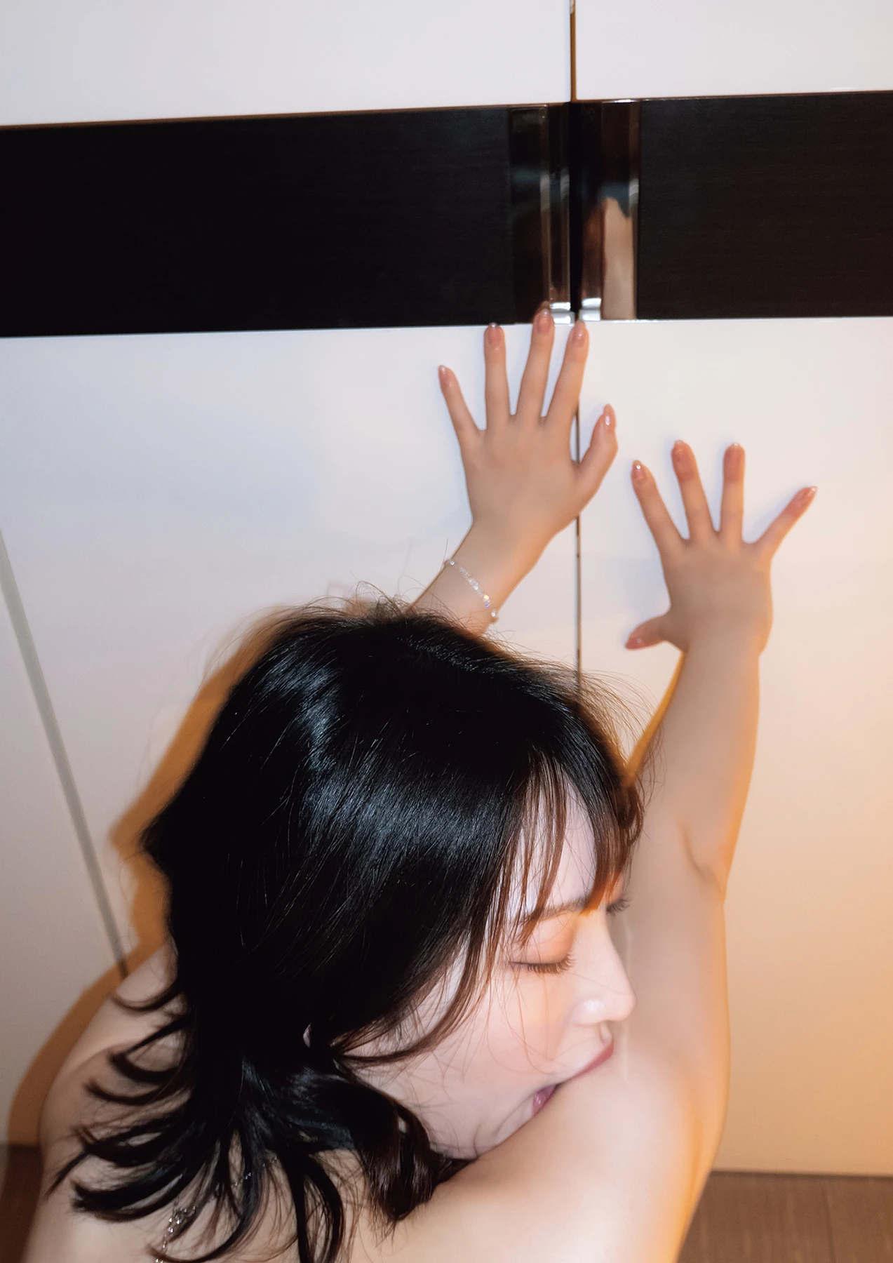 Shizuha Takimoto 瀧本雫葉 – ヌード写真集 「WHITE HOTEL」 - P103