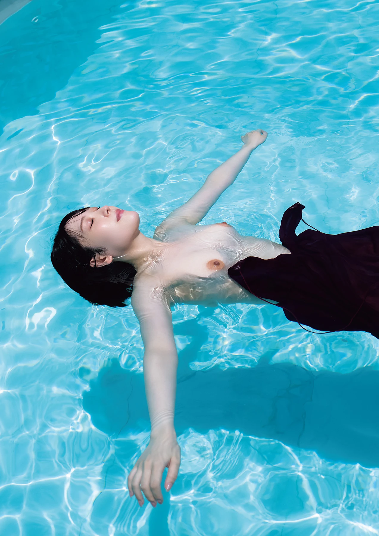 Shizuha Takimoto 瀧本雫葉 – ヌード写真集 「WHITE HOTEL」 - P6