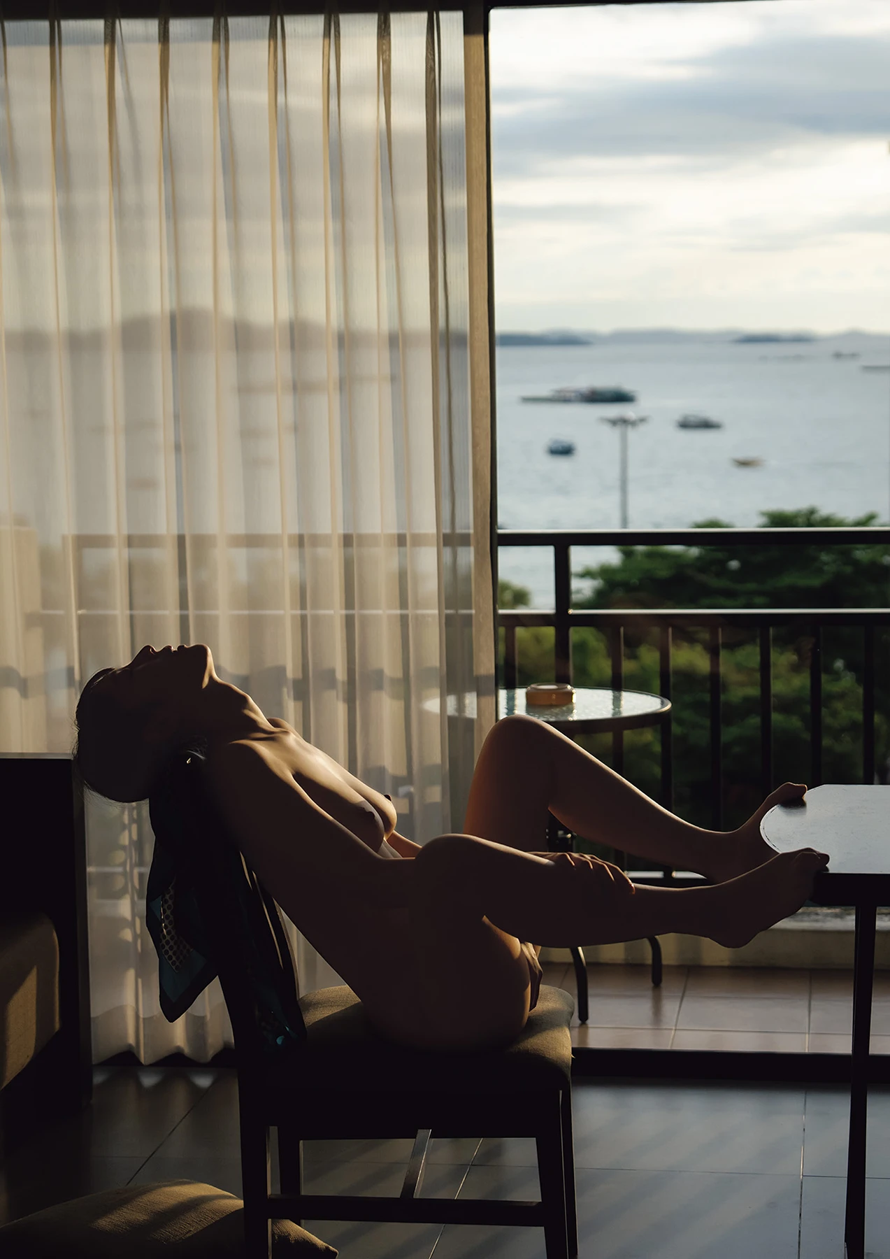 Shizuha Takimoto 瀧本雫葉 – ヌード写真集 「WHITE HOTEL」 - P88