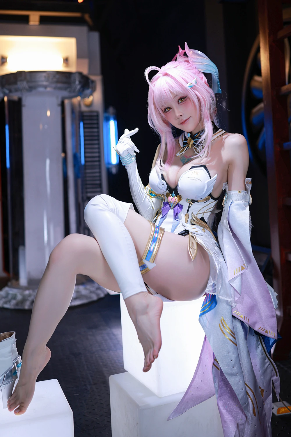 Cosplay 水淼Aqua – 鸣潮 爱弥斯 - P15