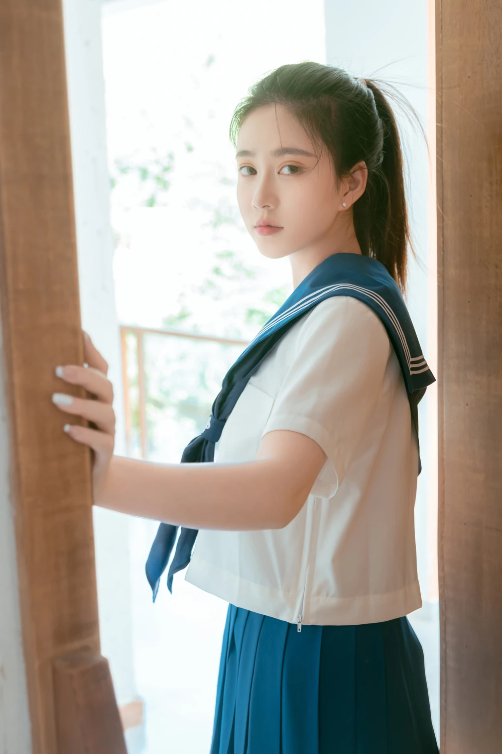 Cosplay 年年Nnian – 泡沫之夏JK & 背背裤 - P11