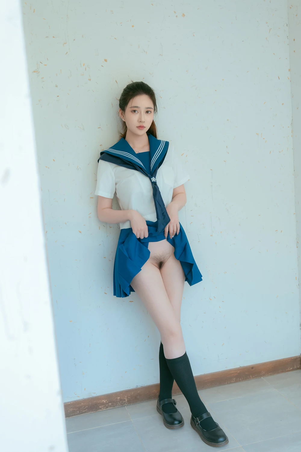 Cosplay 年年Nnian – 泡沫之夏JK & 背背裤 - P15