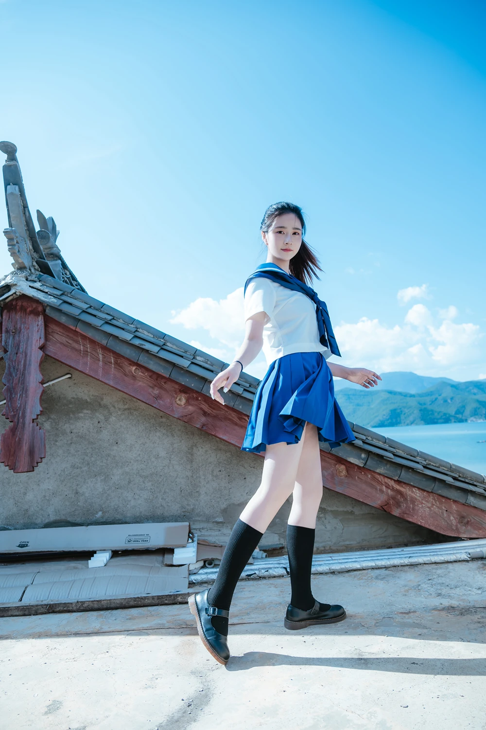 Cosplay 年年Nnian – 泡沫之夏JK & 背背裤 - P29