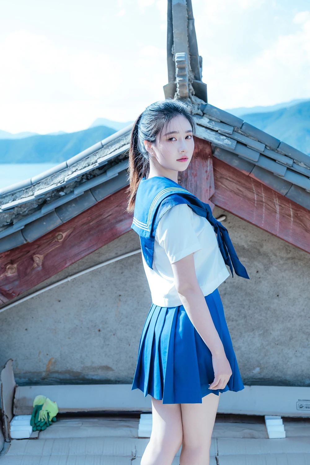 Cosplay 年年Nnian – 泡沫之夏JK & 背背裤 - P33