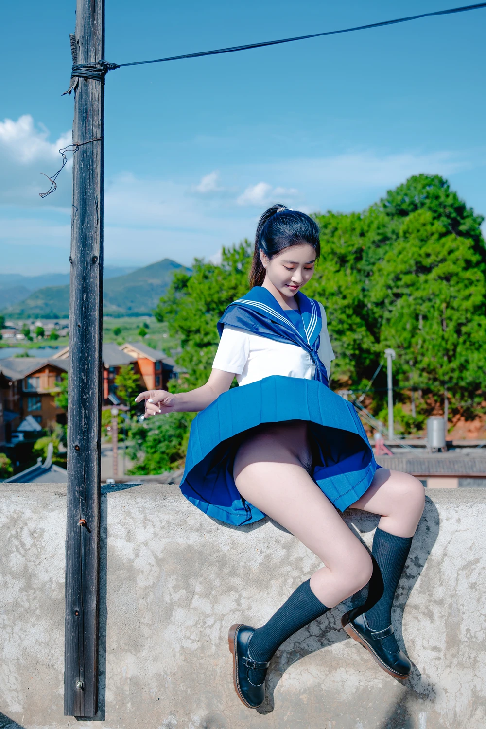 Cosplay 年年Nnian – 泡沫之夏JK & 背背裤 - P36