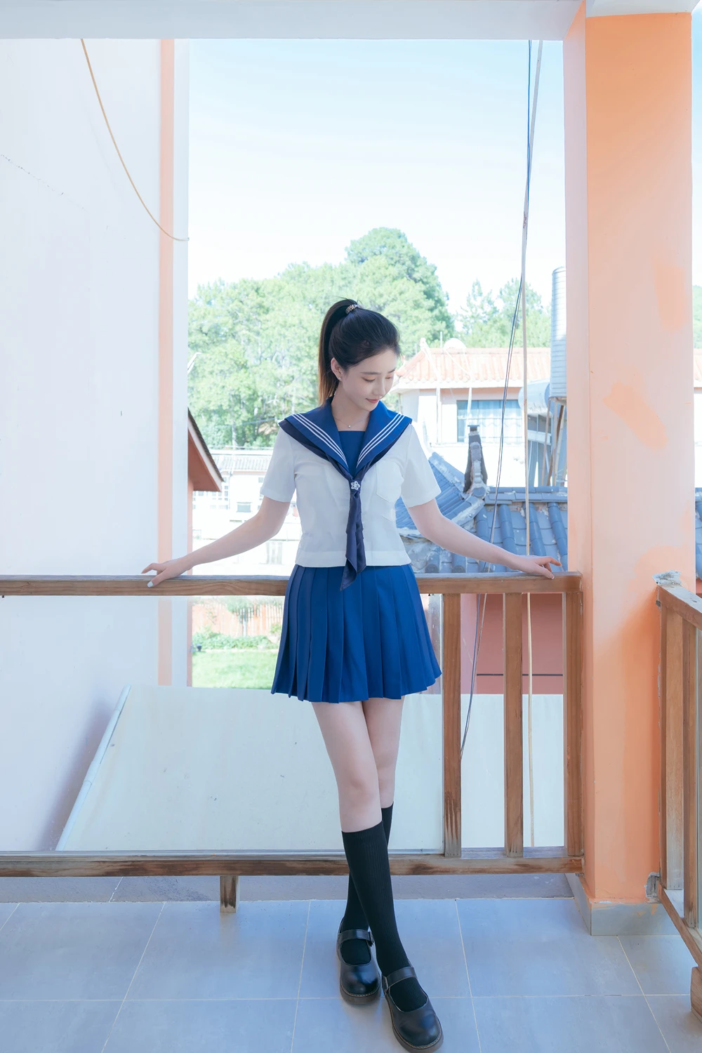 Cosplay 年年Nnian – 泡沫之夏JK & 背背裤 - P3
