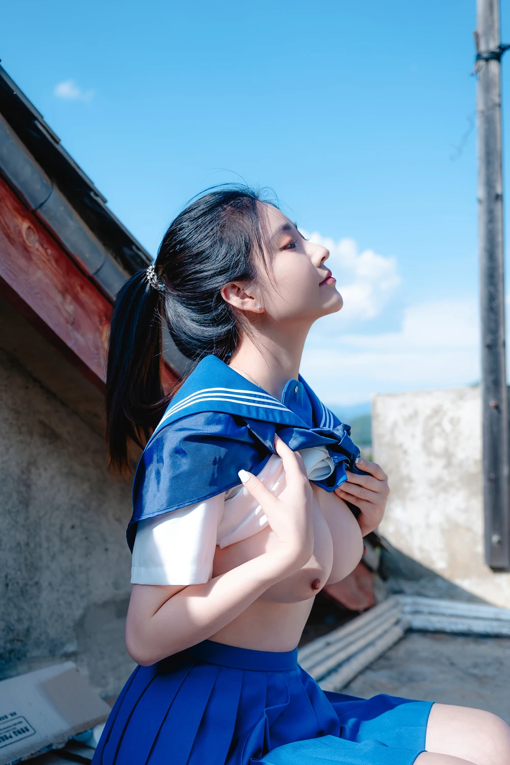 Cosplay 年年Nnian – 泡沫之夏JK & 背背裤 - P46