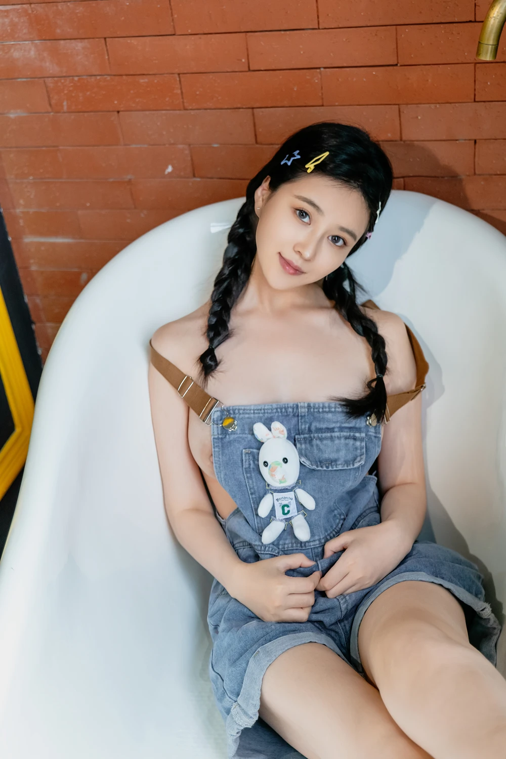 Cosplay 年年Nnian – 泡沫之夏JK & 背背裤 - P72
