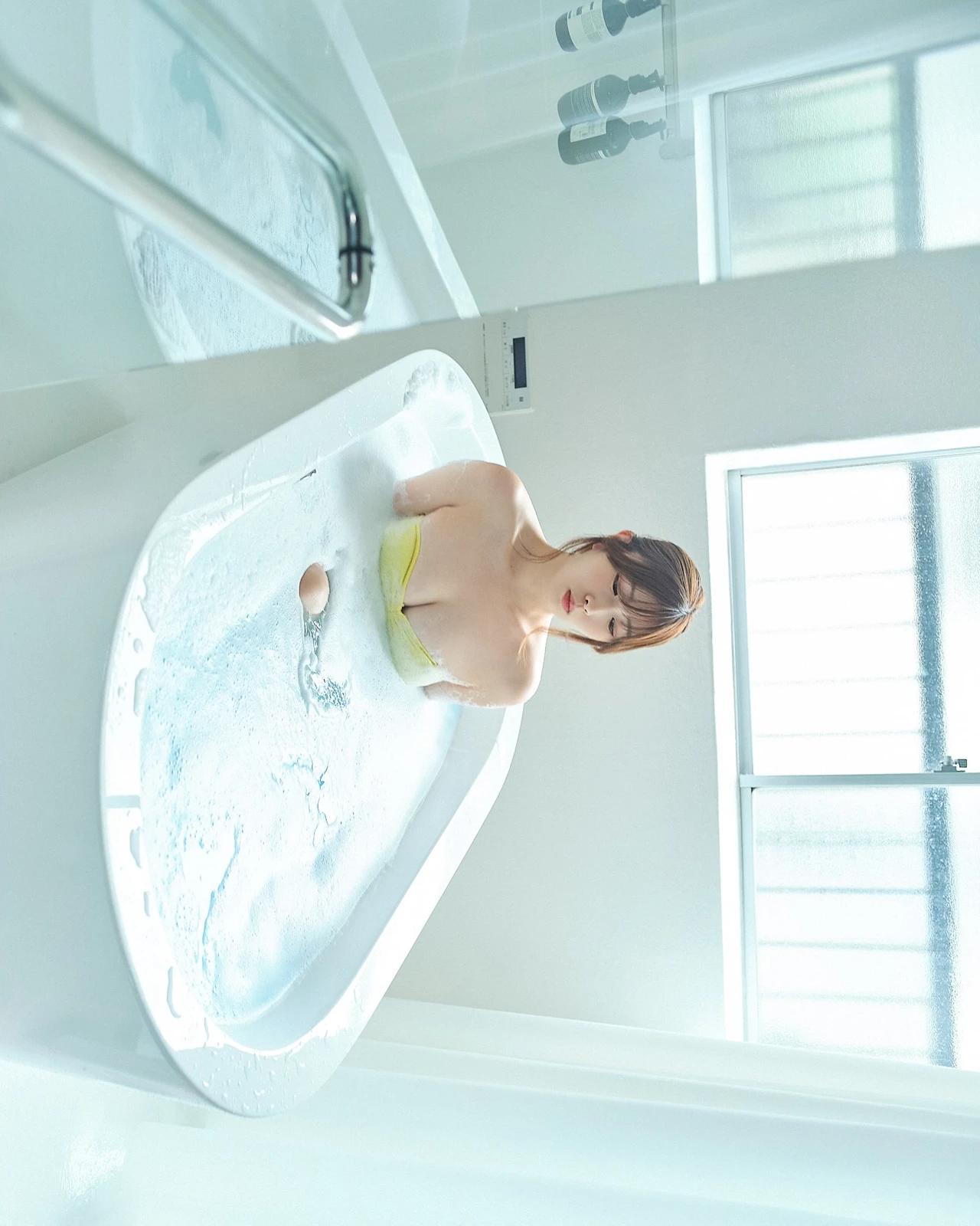 Kasame 花雨 – 写真集 「bubble bath」 - P24