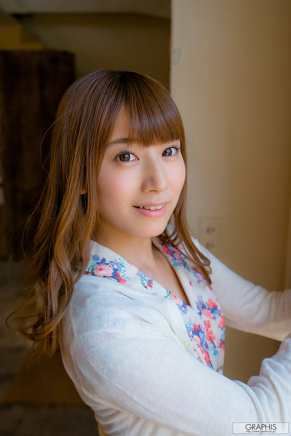 Minami Hatsukawa 初川みなみ – Graphis Gals 「Be With You」 - P26