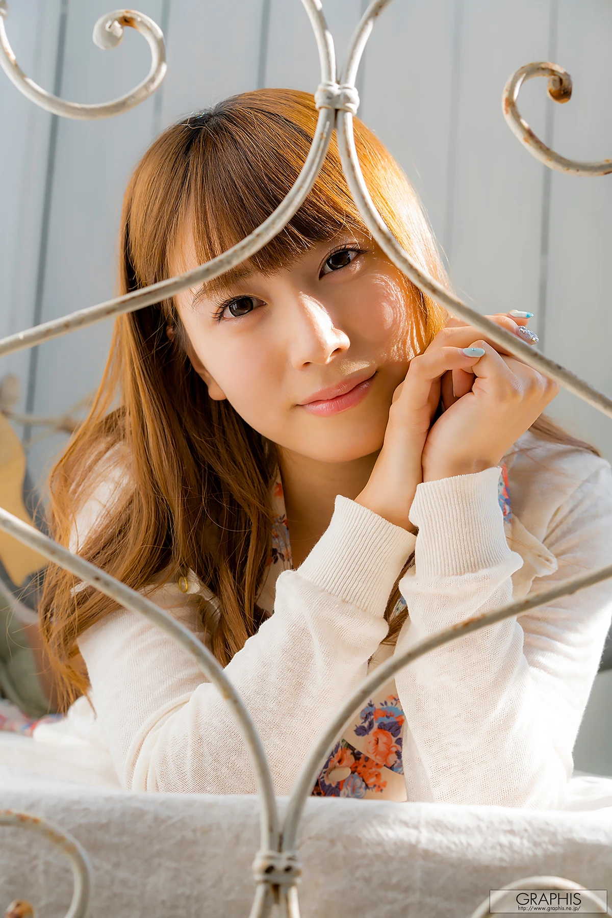 Minami Hatsukawa 初川みなみ – Graphis Gals 「Be With You」 - P32