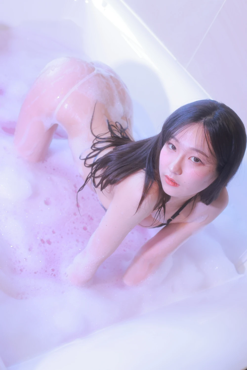 Sehee 세희 & Zia 지아 – Photobook 「Bathtub」 - P14