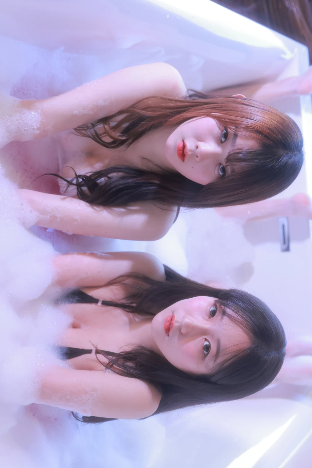 Sehee 세희 & Zia 지아 – Photobook 「Bathtub」 - P1