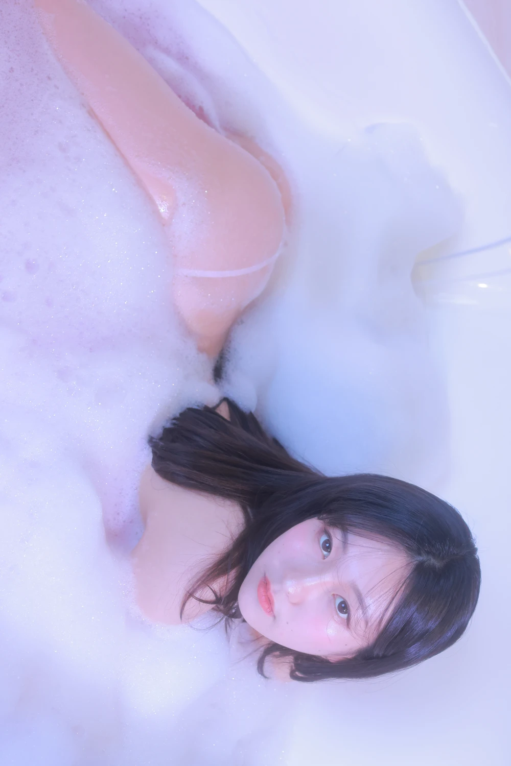 Sehee 세희 & Zia 지아 – Photobook 「Bathtub」 - P5