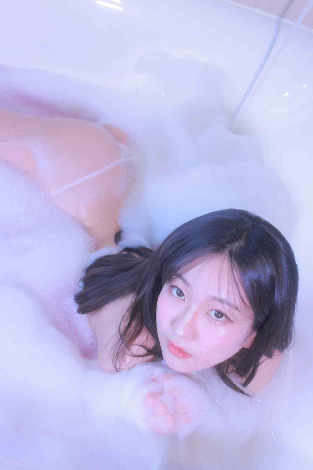 Sehee 세희 & Zia 지아 – Photobook 「Bathtub」 - P7