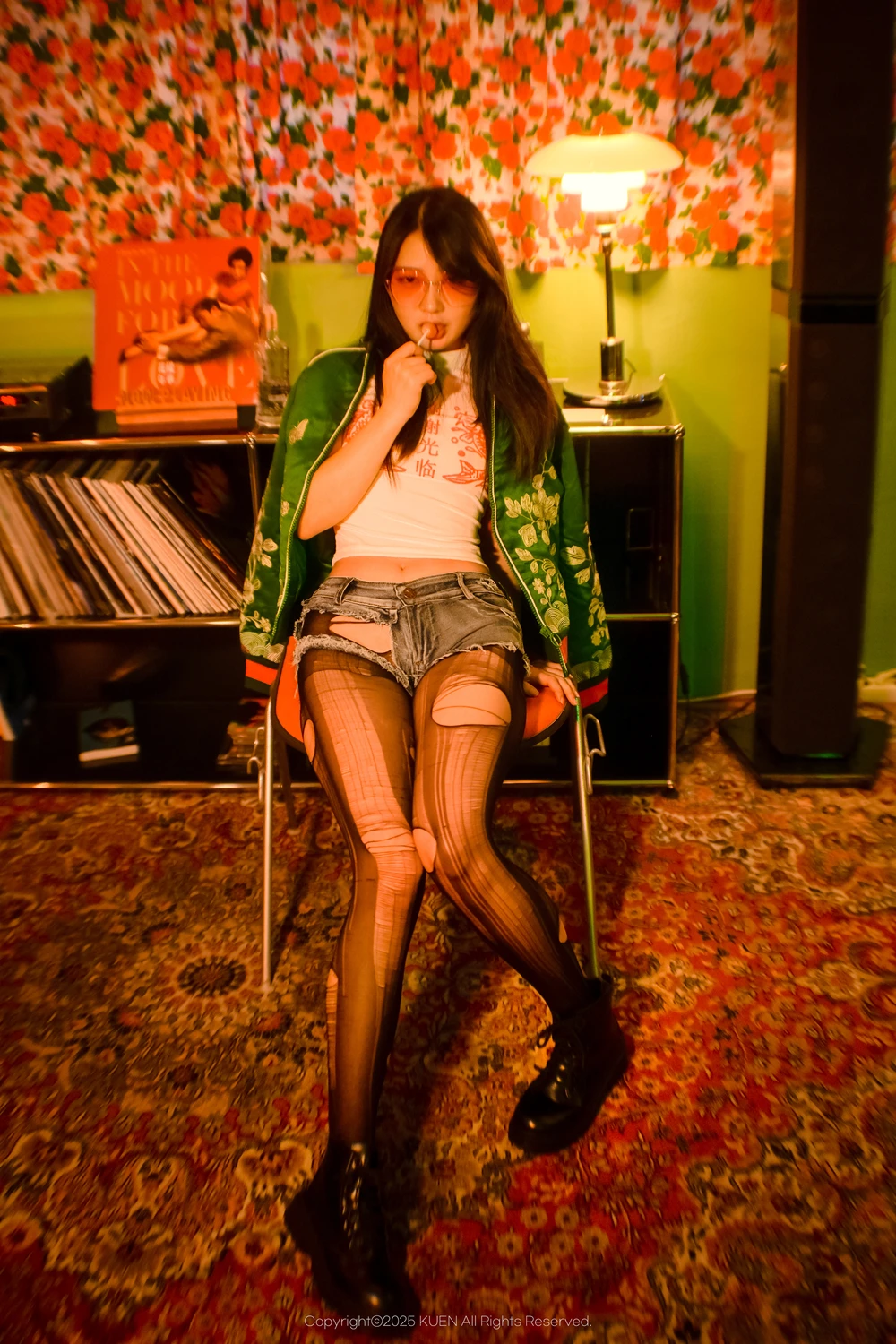 Miho 미호 – KUEN Photobook 「Naked Killer」 - P42