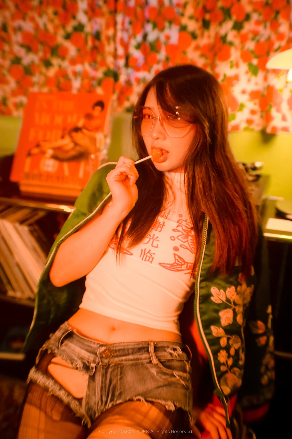 Miho 미호 – KUEN Photobook 「Naked Killer」 - P43