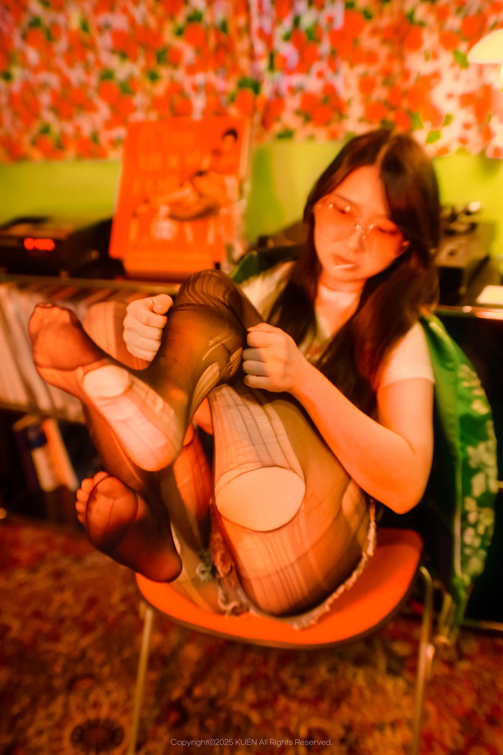 Miho 미호 – KUEN Photobook 「Naked Killer」 - P44