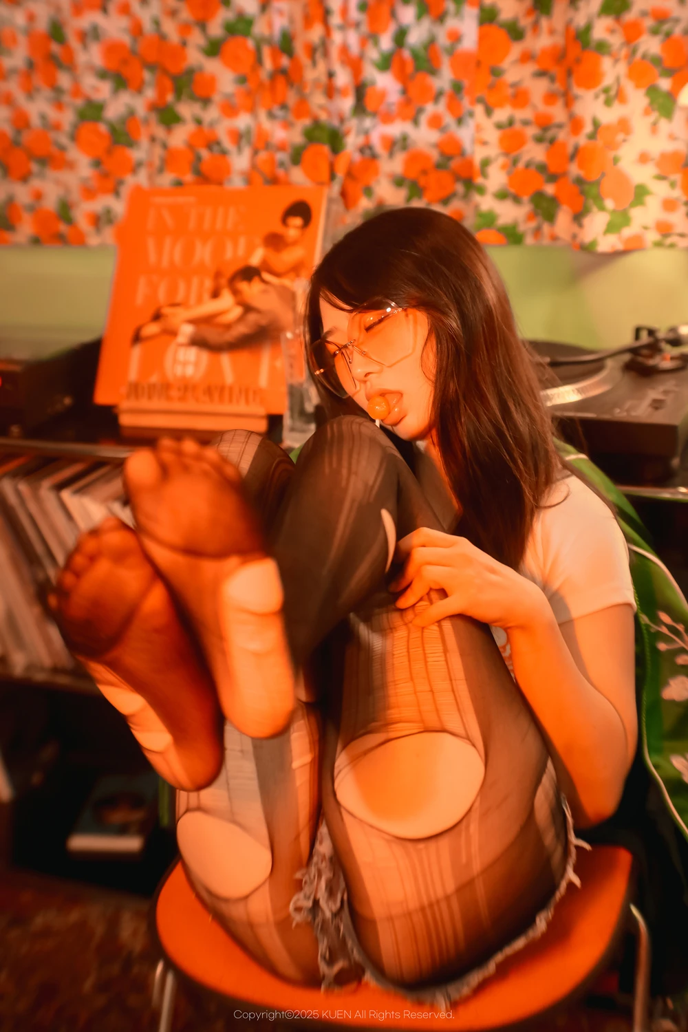 Miho 미호 – KUEN Photobook 「Naked Killer」 - P53