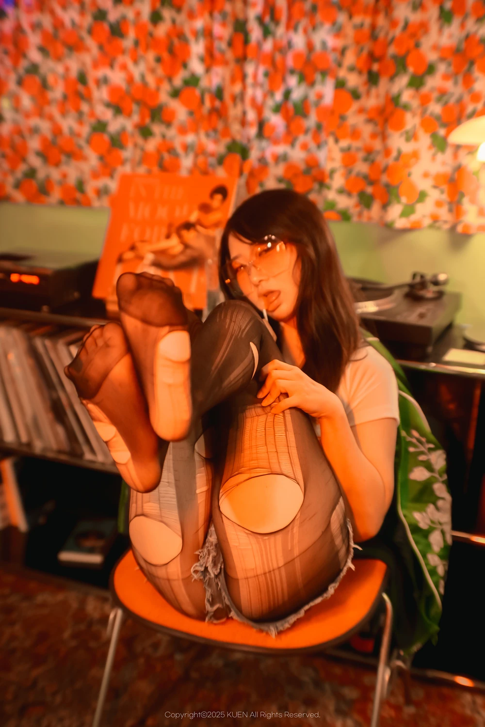 Miho 미호 – KUEN Photobook 「Naked Killer」 - P54