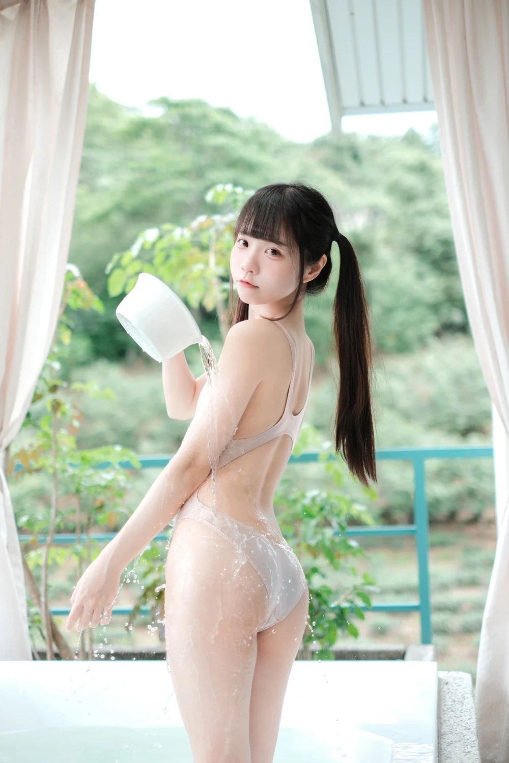 Cosplay 可可小白兔 – 在陽台做壞事的小兔兔 - P8