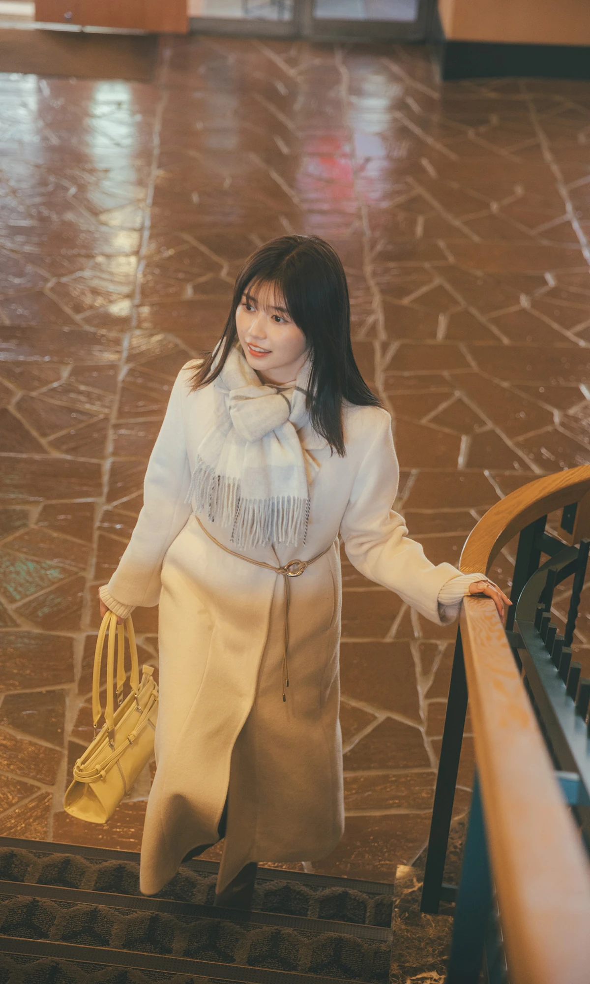 Yuzuha Saeki 冴木柚葉 – 週プレ Photo Book 「想いはあふれて。」 - P10
