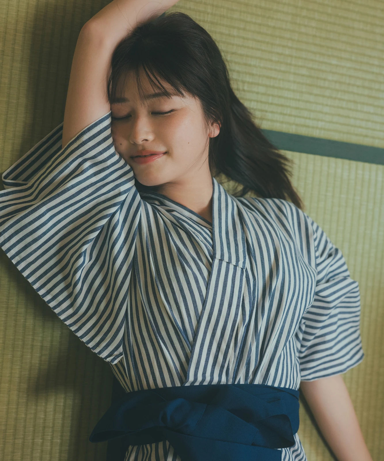 Yuzuha Saeki 冴木柚葉 – 週プレ Photo Book 「想いはあふれて。」 - P58
