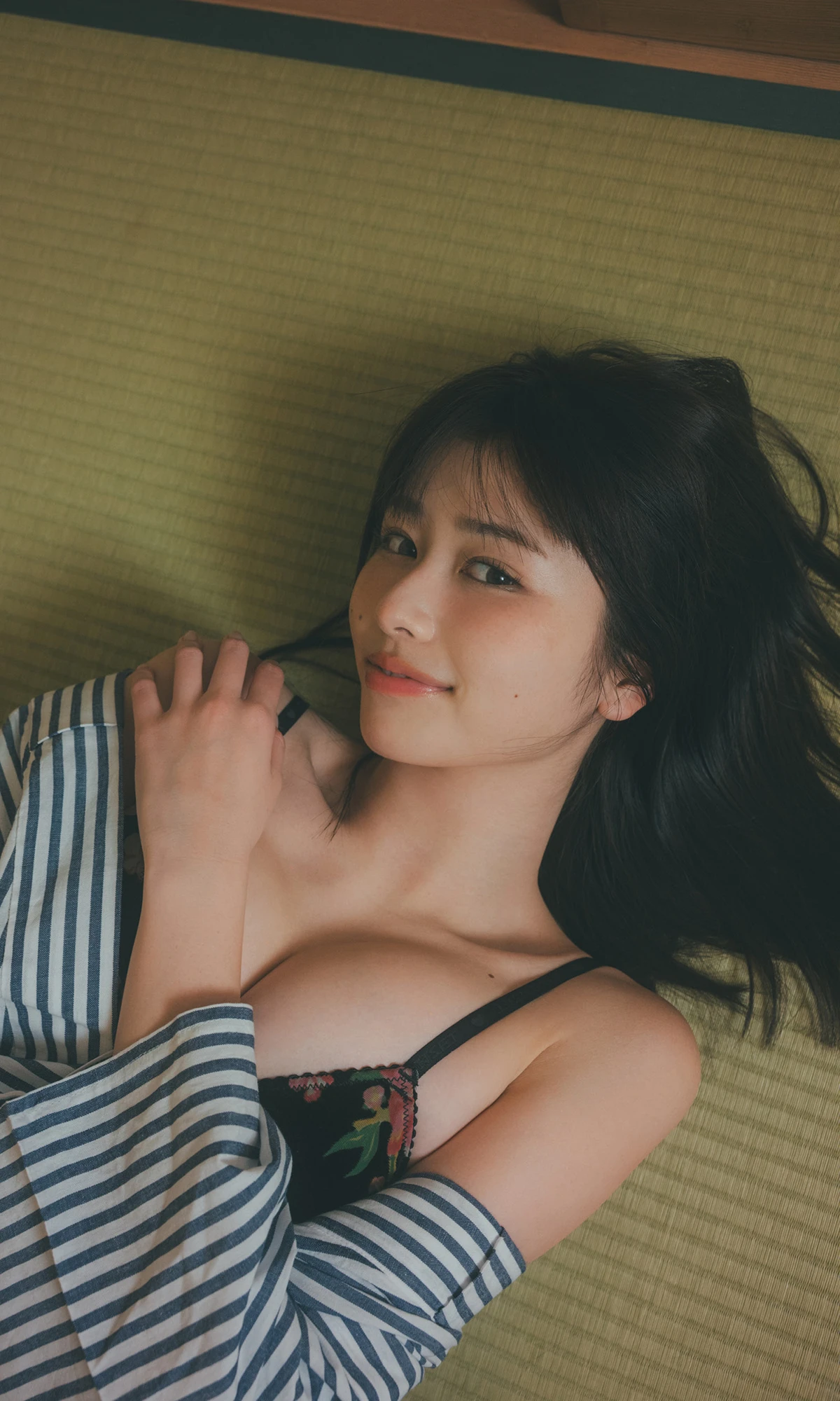 Yuzuha Saeki 冴木柚葉 – 週プレ Photo Book 「想いはあふれて。」 - P61