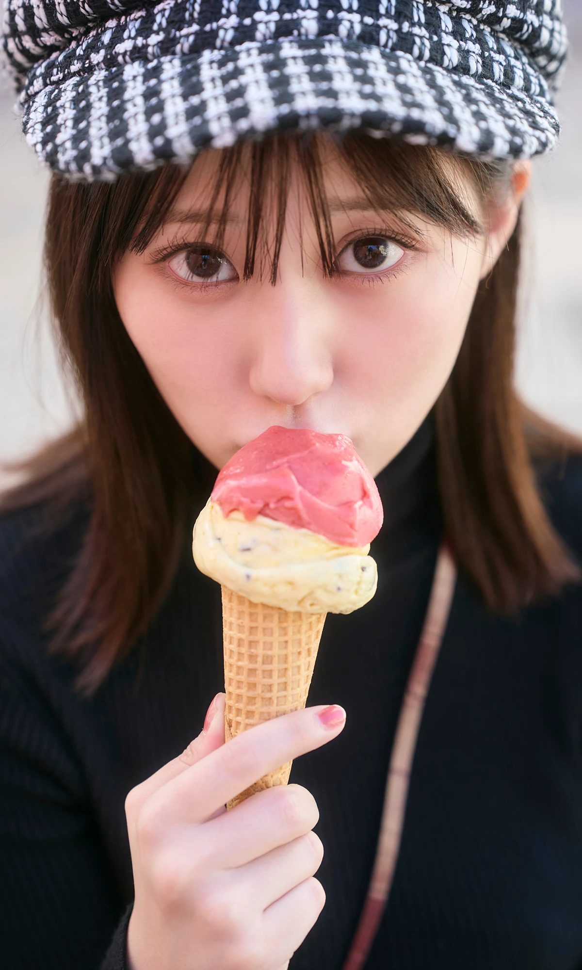 Miku Tanaka 田中美久 – 写真集 「もっと、ぜんぶ、ほんと」 - P12