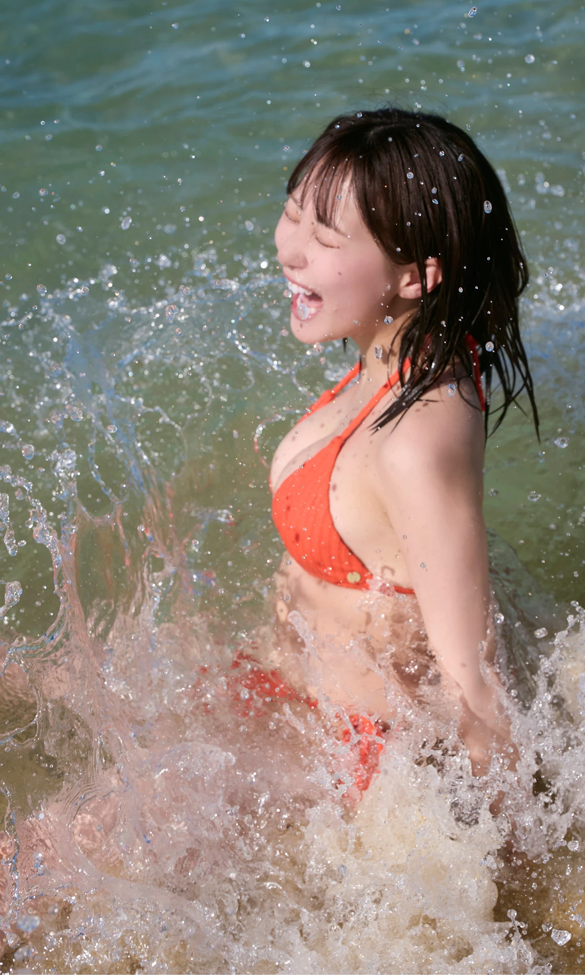 Miku Tanaka 田中美久 – 写真集 「もっと、ぜんぶ、ほんと」 - P24