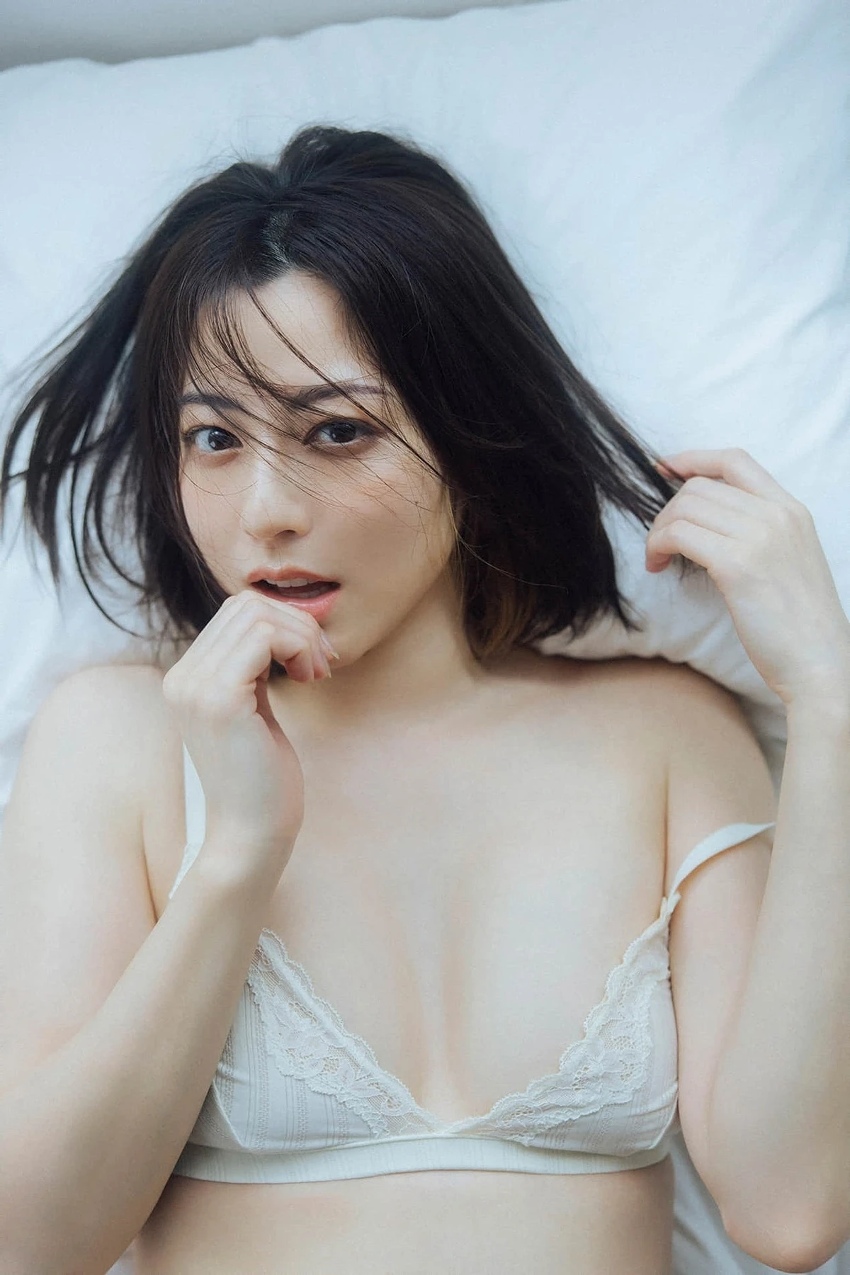 Yumi Sugimoto 杉本有美 – FLASHデジタル写真集 「そっと、溶けていく」 - P23