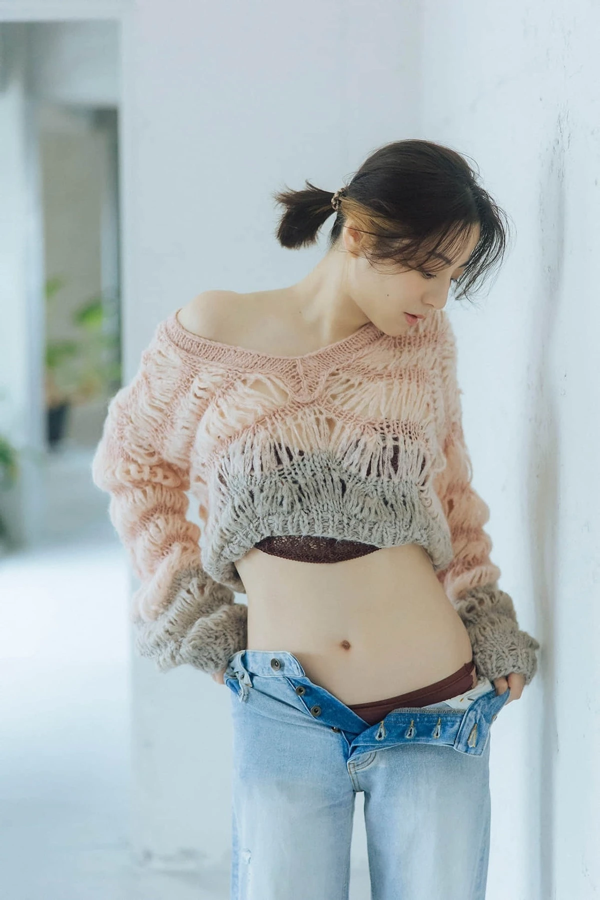 Yumi Sugimoto 杉本有美 – FLASHデジタル写真集 「そっと、溶けていく」 - P25